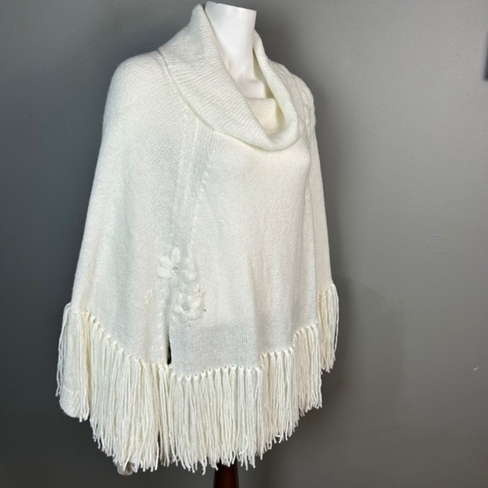 Lilly Pulitzer Poncho Sweater Large XL Cowl Neck Fringe Beaded‎ Kip Coconut